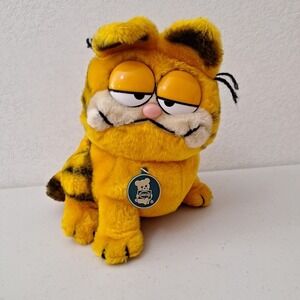 Vtg DAKIN 1981 Garfield The Cat Plush Sitting 10 in Sleepy w/ Dakin Pendant NWOT